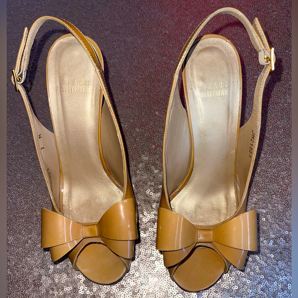 Stuart Weitzman Peep Toe Bow Heels In Camel/Tan-
